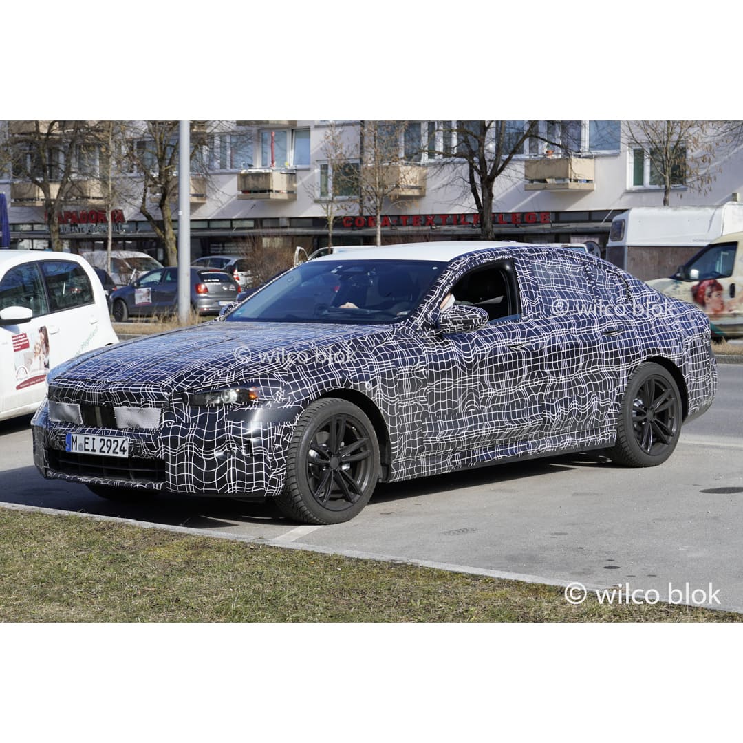 2023 BMW 5 Series G60 Spy Video Shows Prototypes Testing