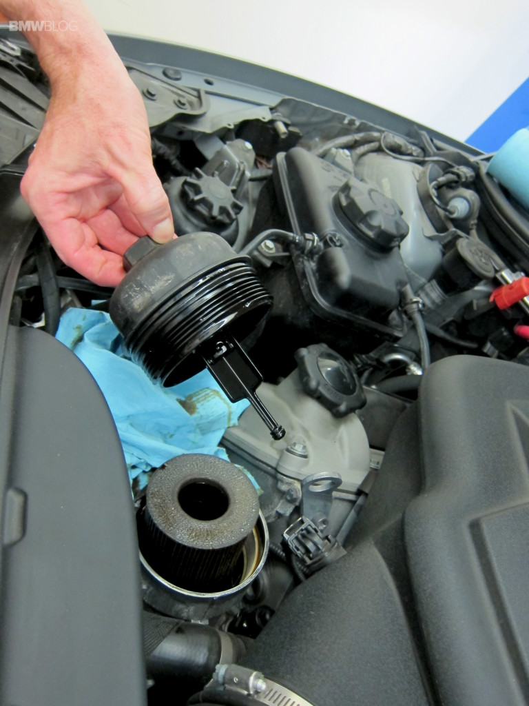 How to check BMW oil level without the dipstick