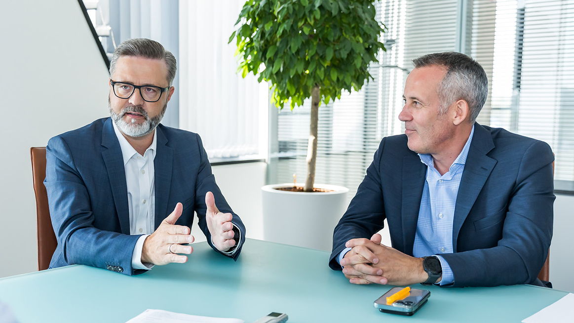 Direction: future, focus: customer