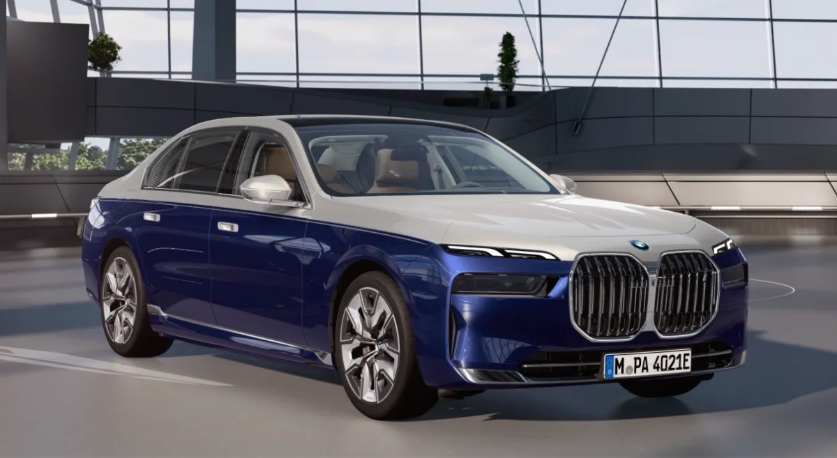 BMW i7 Displayed At Dealer With Long List Of Pricey Options