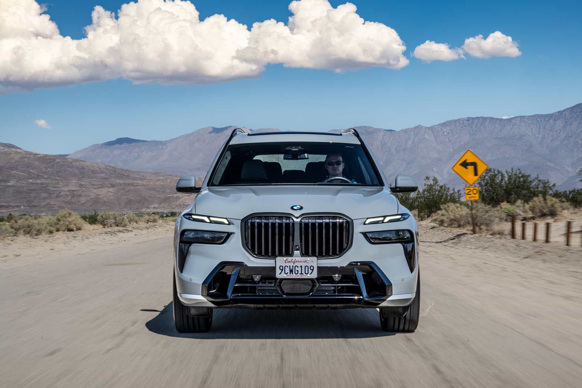 BMW X7 xDrive40i looks sporty in Brooklyn Grey