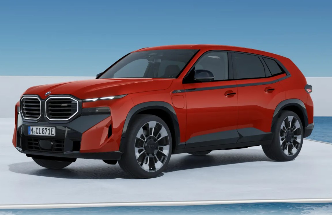 BMW Shows Off 2023 XM M Toronto Red Without Gold Accents