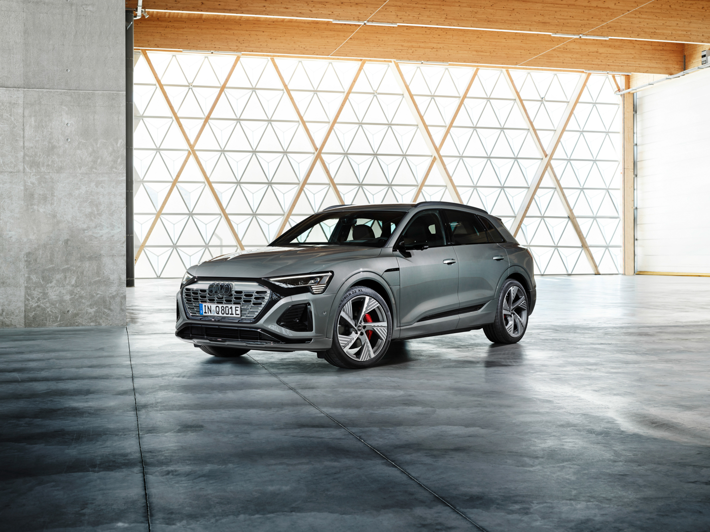 The Audi Q8 e-tron: The BMW iX Gets a New Opponent