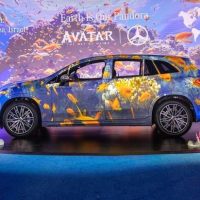 Mercedes EQS SUV Is as Big of a Star as the Vision AVTR Before the Avatar 2 Premiere