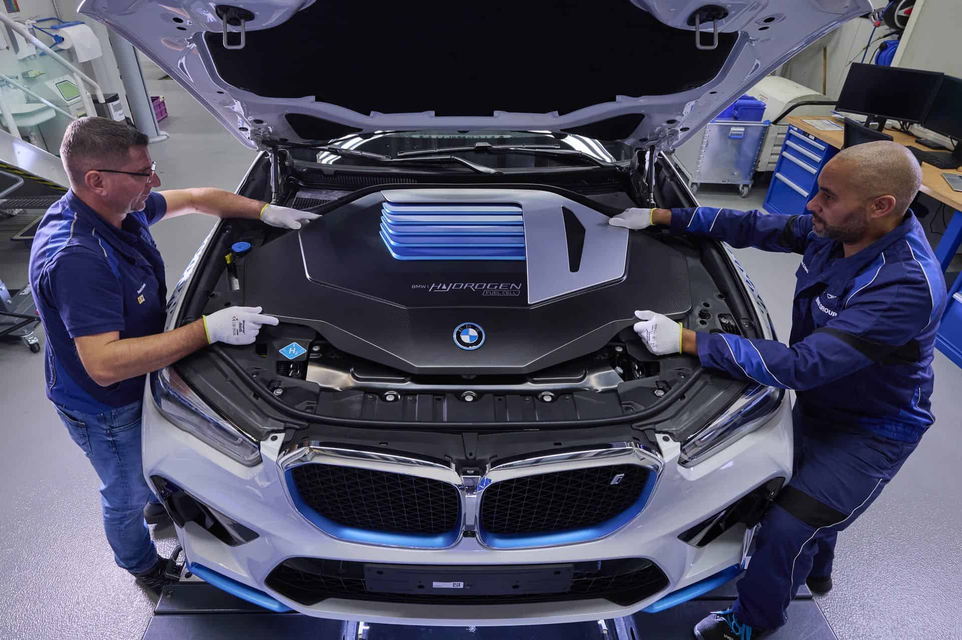 BMW iX5 Hydrogen Enters Production: Behind The Scenes Look