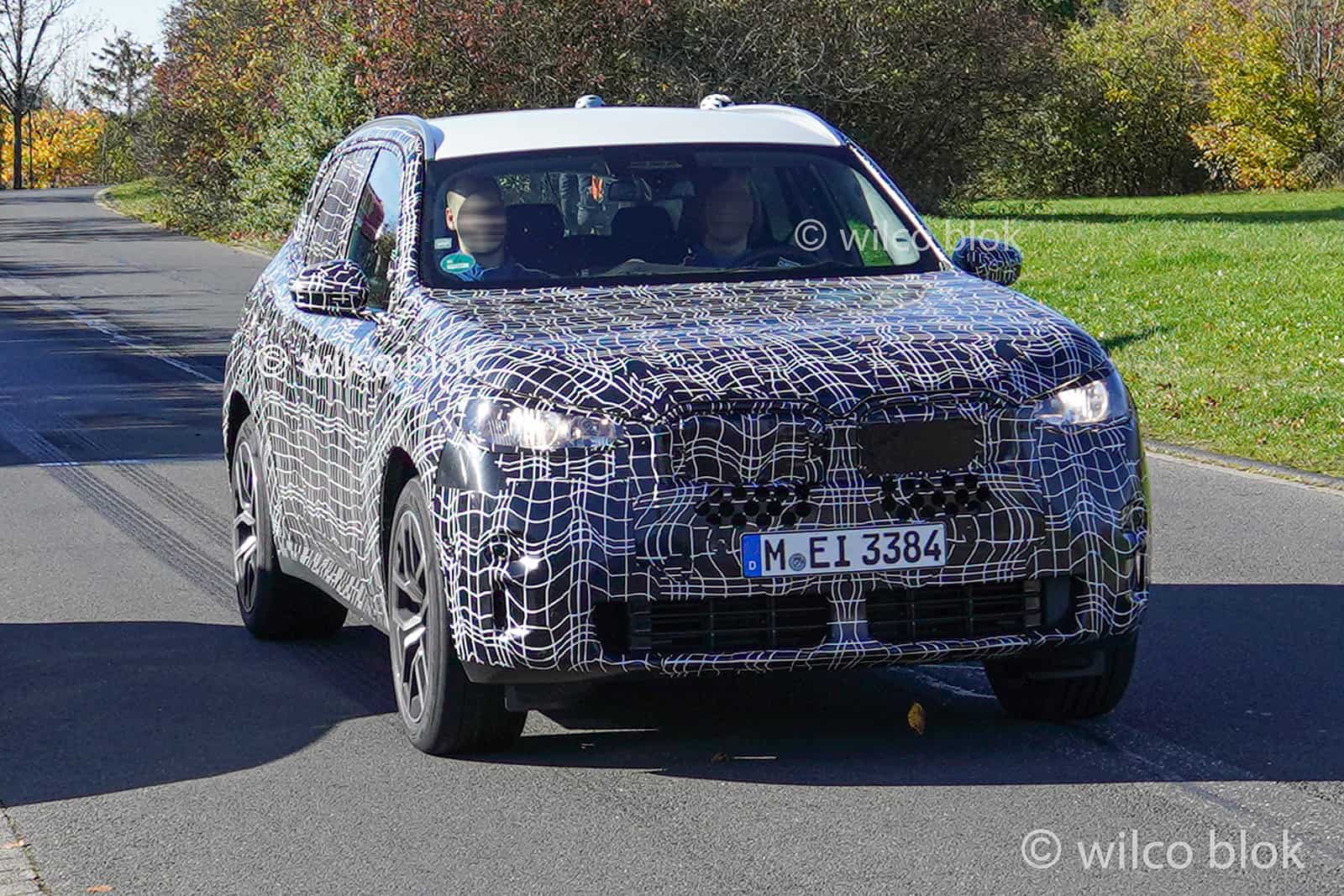 2025 BMW X3 M50i spotted with quad tailpipes