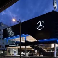 Mercedes-Benz Opens EV-Only Store in Japan, It's World's First