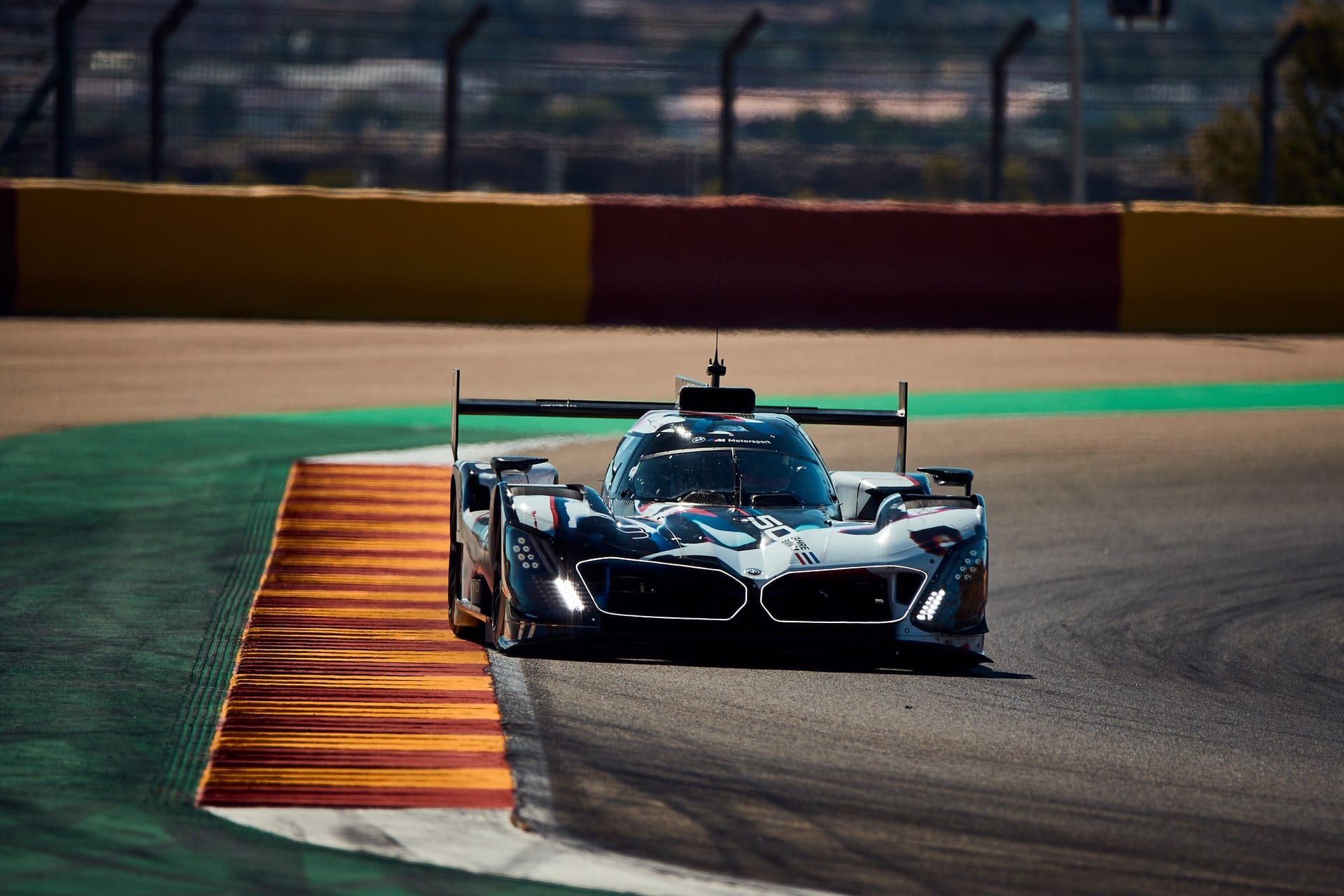 BMW M Hybrid V8 Faces Development Challenges Due to Tight Timeframe