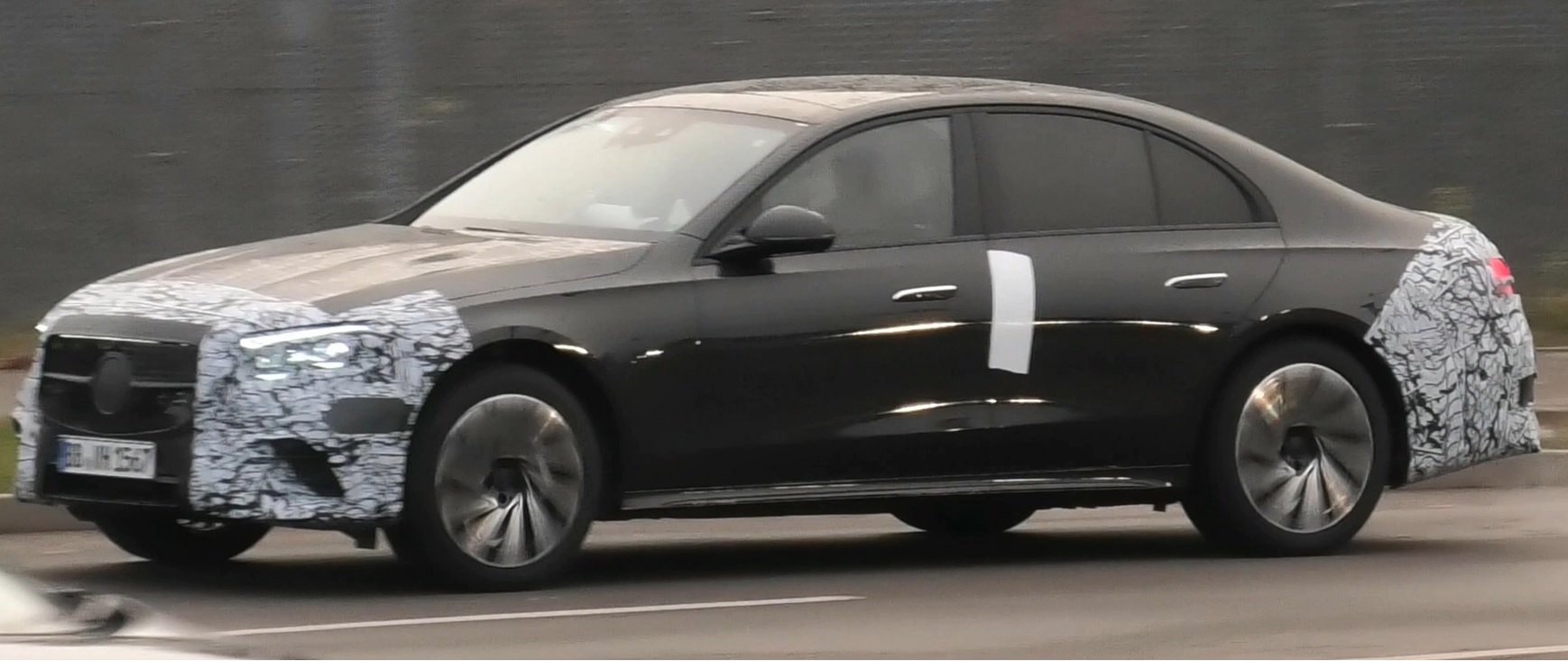 Semi-Camouflaged Next-Gen Mercedes-Benz E-Class Spied