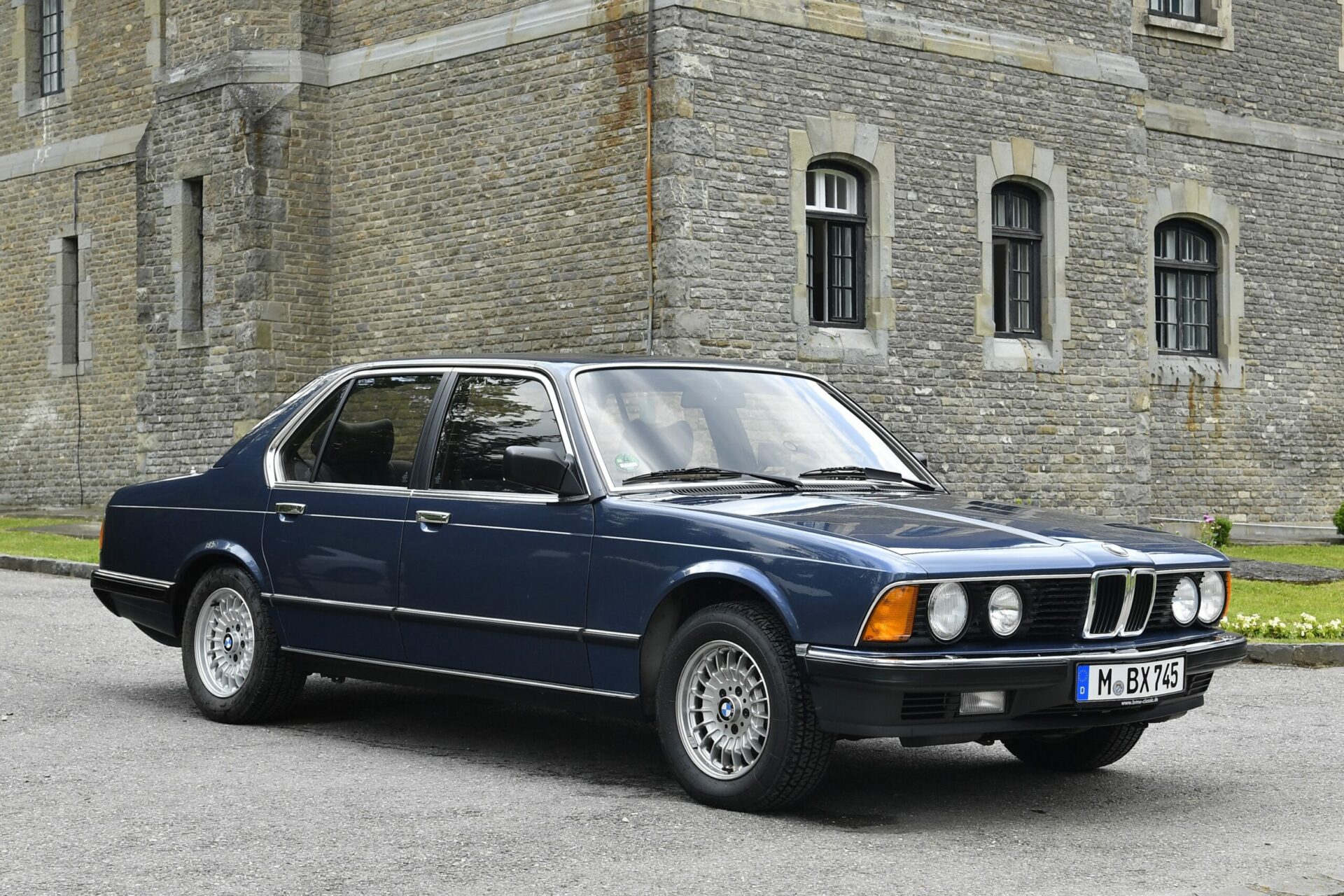 BMW Group Classic Gives Video Tour Of Pristine 7 Series E23 From 1983
