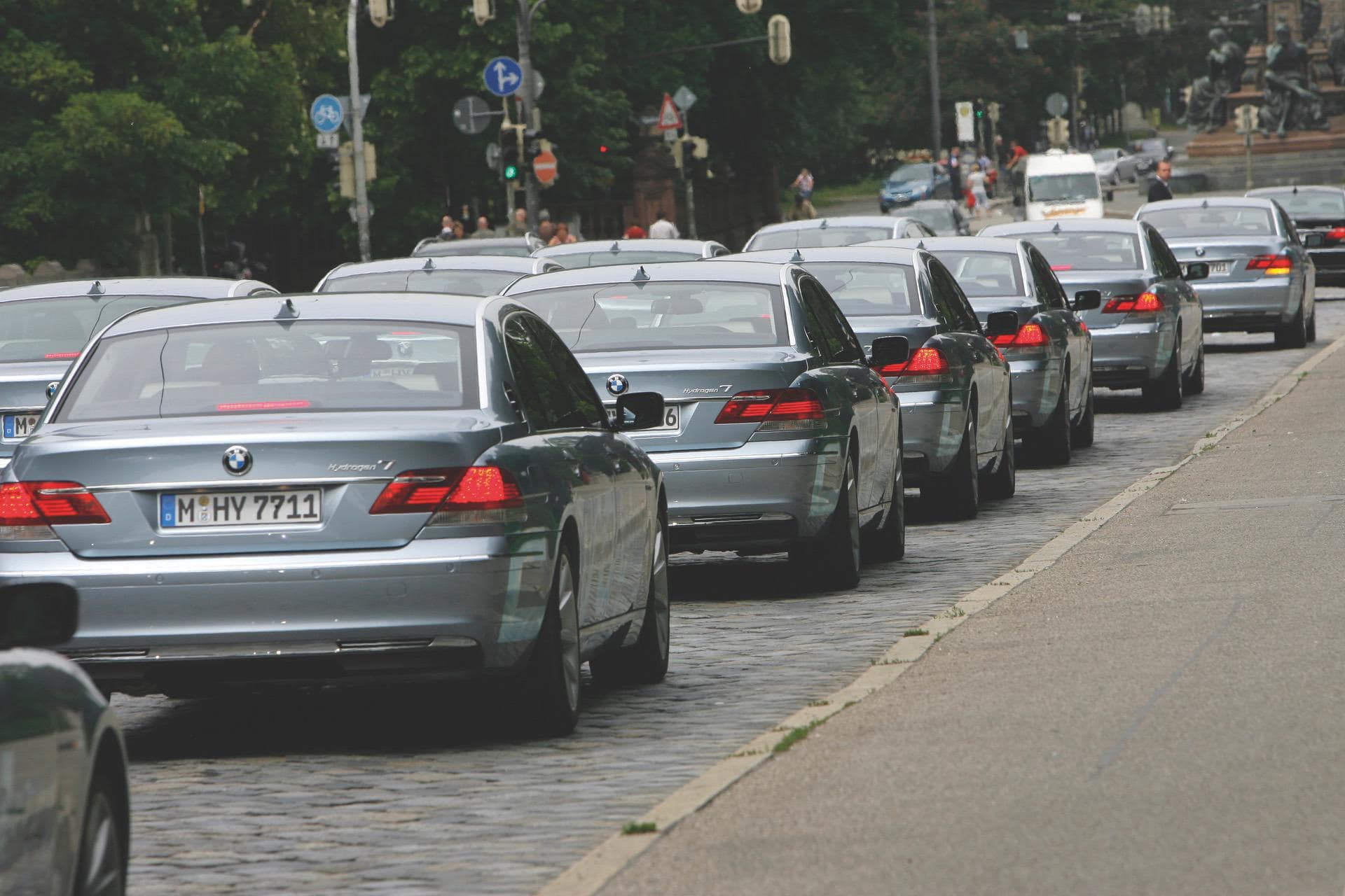 VIDEO: Watch This BMW Hydrogen V12 Engine Teardown